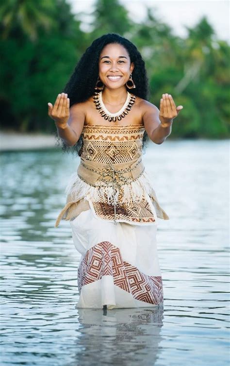 Traditional Clothing From The World Marshallese Woman Marshall