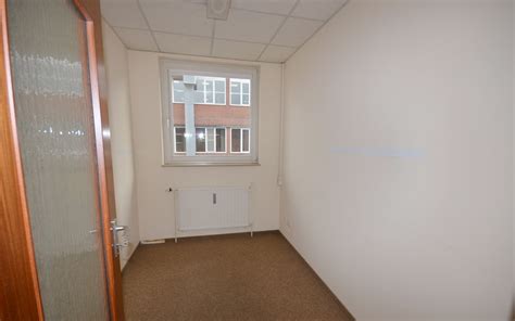 Hallo, ich bin sahar, 21 jahre alt, schülerin und suche dringend eine wohnung in kreis pinneberg. Büro im Zentrum von Rellingen - Schmuggerow ...