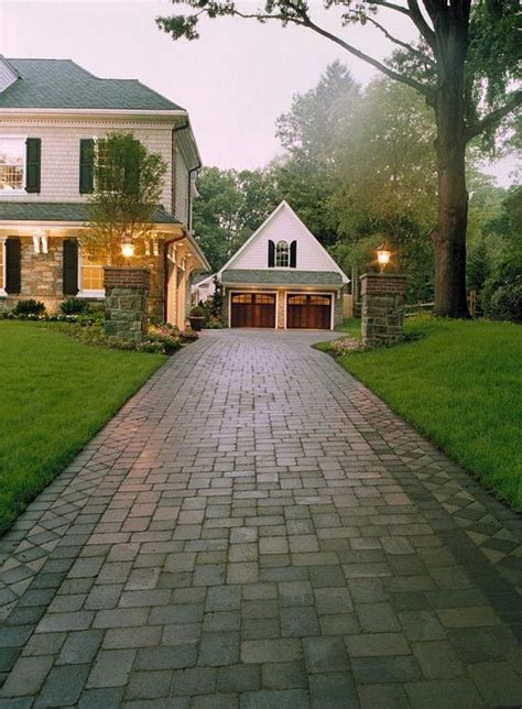 30 Cool Driveway Design For The First Impression That Is Not Forgotten