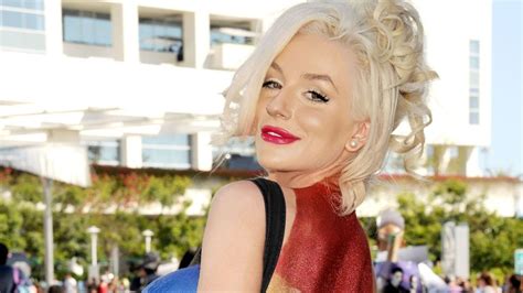 Courtney Stodden Goes Topless At Comic Con Dons Captain Marvel Body