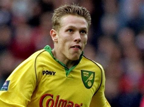 Nom dans le pays d'origine: Craig Bellamy on Norwich City | Norwich city, Mens tops, Polo ralph lauren