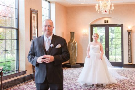 3 Reasons You Need A Father Daughter First Look On Your Wedding Day — Detroit And Chicago Wedding