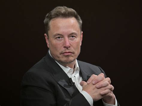 Elon Musk Says Twitter Cash Flow Still Negative Lifts Rate Limit