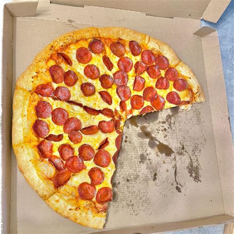 How Many Slices In A Costco Pizza Know More Costco Pizza Slice Pizzeria