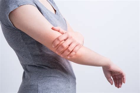 The pain may also extend into the back of the forearm and grip strength. Elbow Release Surgery for Tennis Elbow - One Healthcare