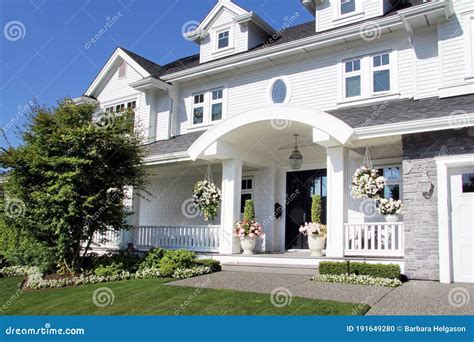 Home Exterior Front Entrance Stock Photography 9575036