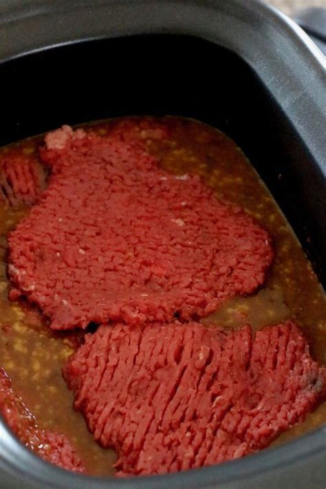 Use our food conversion calculator to calculate any metric or us weight conversion. Crock pot cubed steak with gravy | Recipe (With images ...