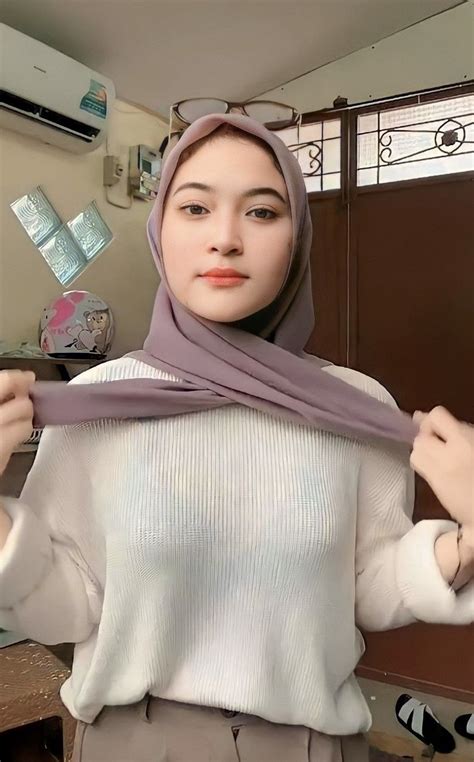 Cewe Jilbab Ini Cantik Banget Putih Mulus Dan Seksi Gaya Hijab Paha