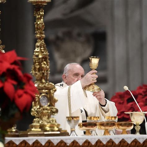 El Papa Francisco Dirige La Misa De Nochebuena Desde El Vaticano 24