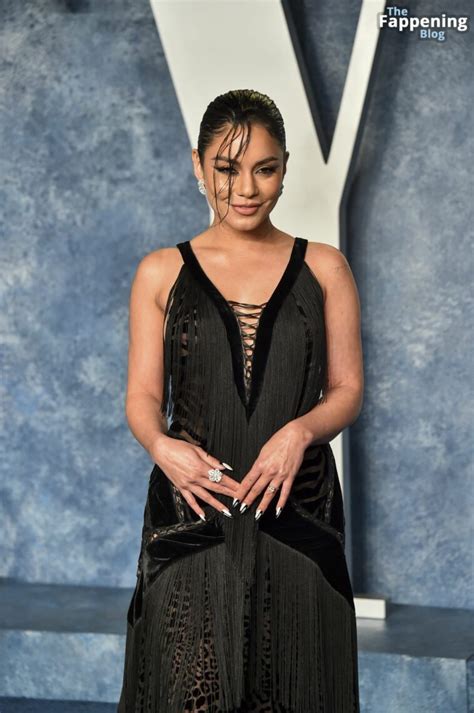 Vanessa Hudgens Flashes Her Nude Tits At The Vanity Fair Oscar Party 22 Photos Famous