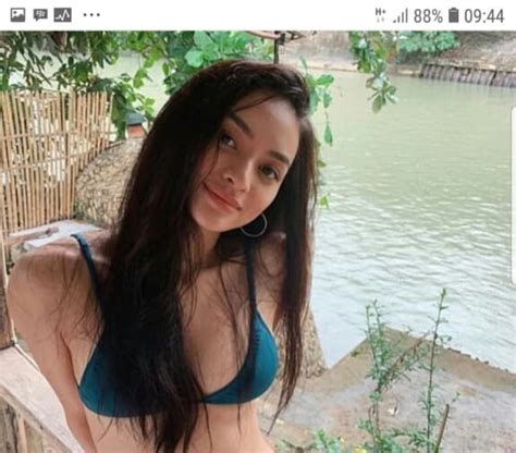 Foto Seksi Nyaris Telanjang Beredar Di Medsos Brigpol Dewi Dipecat