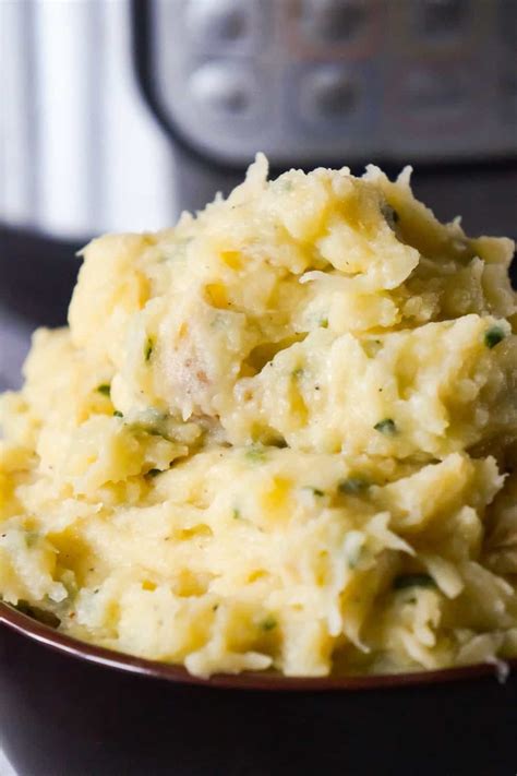 I've made these instant pot mashed red potatoes several times over the last few weeks. Instant Pot Garlic Parmesan Mashed Potatoes are creamy ...