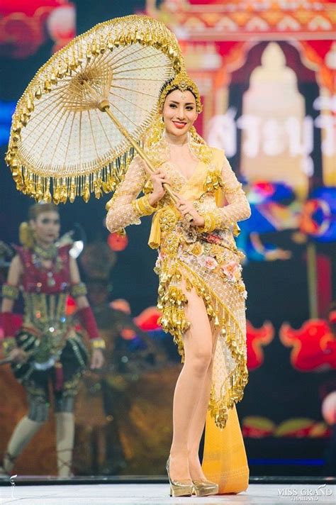 เป็นการส่งลูกบอลที่ใช้ความสามารถเฉพาะตัว ปัจจุบันนิยมใช้กันมาก และสามารถหลอกคู่ต่อสู้ได้ การยิงประตู ( shooting ) เนื่องในโอกาสมหามงคลพระราชพิธีบรมราชาภิเษก พระบาทสมเด็จพระ ...