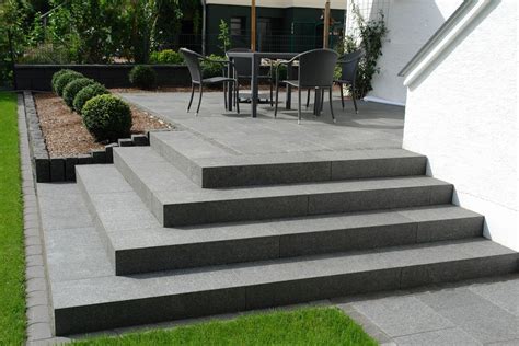 Apr 27, 2018 · die treppen im garten helfen dabei, höhenunterschiede im außenbereich zu überwinden und dienen gleichzeitig als ein wichtiges gestaltungselement. Bethlehem Gartenbau: Naturstein Treppen und Platten ...
