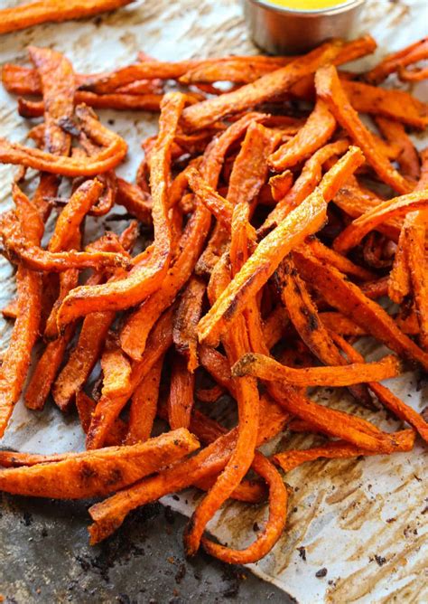Spread fries in a single layer on 2 baking sheets. Extra Crispy Oven Baked French Fries - Layers of Happiness