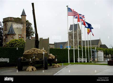 Gun Outside Us Airborne Museum Sainte Mere Eglise The First Town To Be