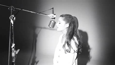 Whitney Houstons “i Believe In You And Me” Covered By Ariana Grande Watch Idolator