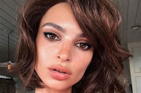 Emily Ratajkowski Blurred Lines Babe Strips Off For Steamy X Rated Bubblebath Daily Star