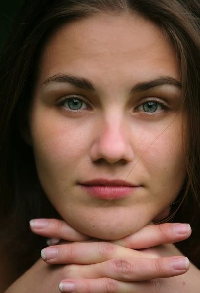 Brune Se Masturbe Dans Un Jardin Public Telegraph