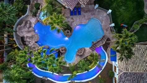 This Mansion On Airbnb Has Its Own Swim Up Bar And Lazy River In 2020