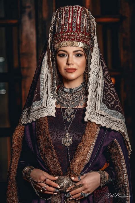 Armenian National Garments Dress Լուսիկ Ագուլեցի Lusik Aguletsi