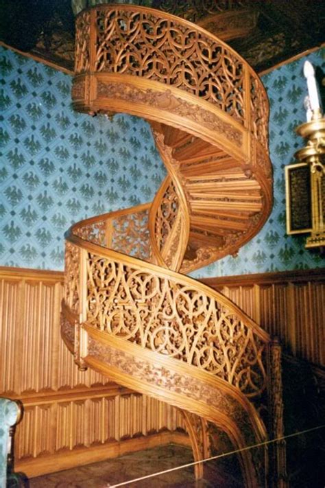 Their innovative staircase is made of birch steps that hold on to the tree trunk with straps and grip its side with thick neoprene pads. Spiral staircase, carved from one single tree trunk ...