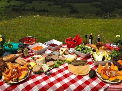 French Countryside Picnic In Burgundy So Divine French Picnic