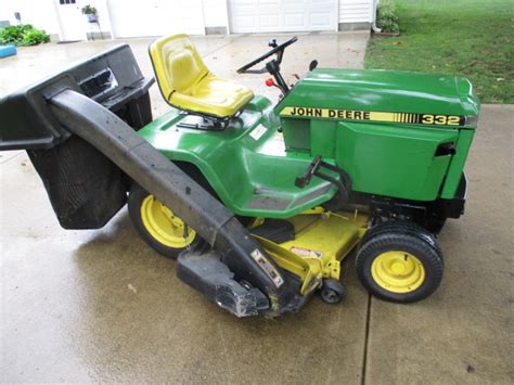 John Deere 332 Lawn Tractor W Grass Catcher Weekend Freedom Machines