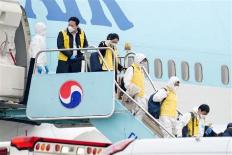 We did not find results for: One of Korean Air's cabin crew tests positive for ...