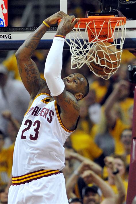 Lebron James Goes Sky High For Two Handed Reverse Slam Dunk For The Win