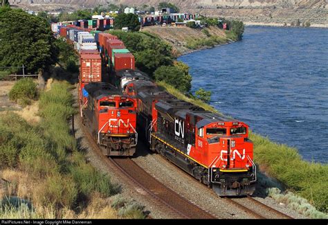 Railpicturesnet Photo Cn 8918 Canadian National Railway Emd Sd70m 2
