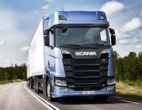 I ett stort fälttest erbjuder lastbilsjätten över 2000 anställda på huvudkontoret i södertälje, möjligheten att tanka förnybar diesel, som ett hållbart. Scania | Benify