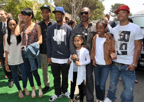 Charles edward murphy died when the young edward was eight leaving him to be raised by a single, already divorced mother. Eddie Murphy Set To Have 4th Baby-mama - Celebrities - Nigeria