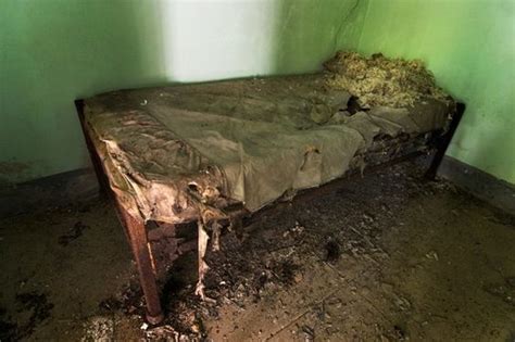This Rotten Bed Has A Lot Of Inspiration Abandoned Hospital