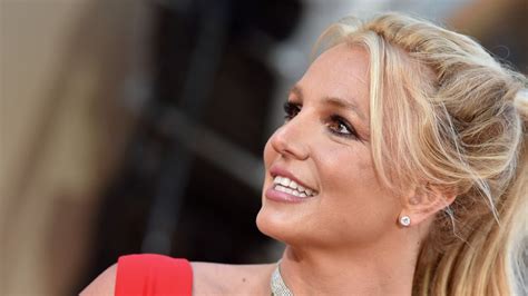 Britney Spears’ Nude Instagram Post Sparks Online Debate Daily Telegraph