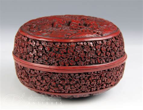 OLD CHINESE CARVED LACQUER CINNABAR ROUND COVERED BOX WITH NICE DETAIL