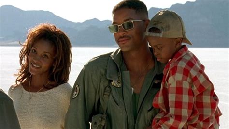 This movie made will smith a star, and rightfully so. Will Smith's Son From Independence Day Is All Grown Up Now ...