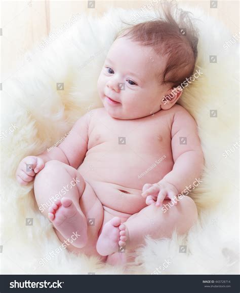 Happy Naked Babycute Naked Baby Girl Foto Stock Shutterstock