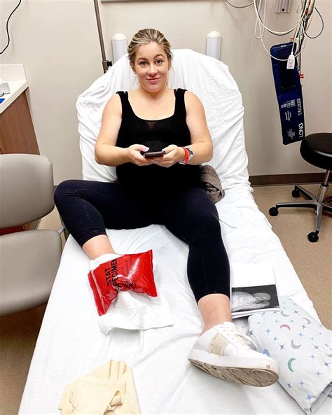 Pregnant Shawn Johnson Goes To Emergency Room With Broken Toe