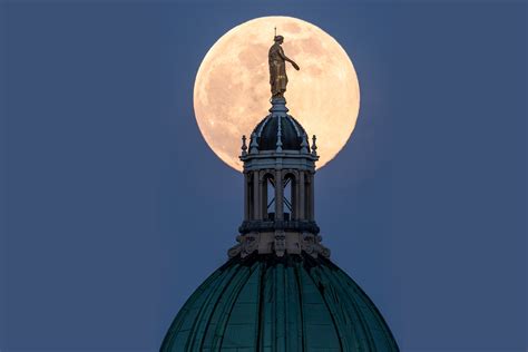 Pink Super Moon 2020 Photos Pictures Capture The Mesmerising Celestial