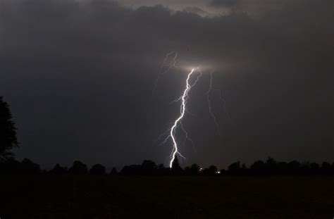 Tierschutzverein reutlingen und umgebung e.v. Unwetter richteten in der Region Stuttgart Schäden an ...