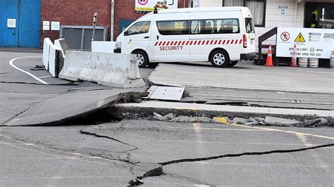 ニコラ・ルブラン さん（44） パリ在住 / ジャーナリスト. ニュージーランド地震、マグニチュード6.2の地震が再び発生 ...