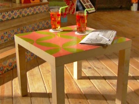 The thick hollow core construction makes this table stable so you feel comfortable placing your items on top of it. Mod Parsons Table | DIY