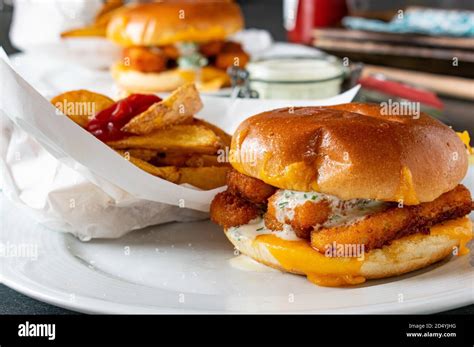 Fish Fish Dish Fish Fingers Hi Res Stock Photography And Images Alamy