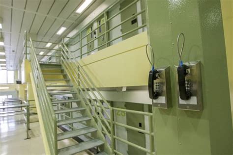 New York City Jail Inmates Can Now Make Free Phone Calls Wsj