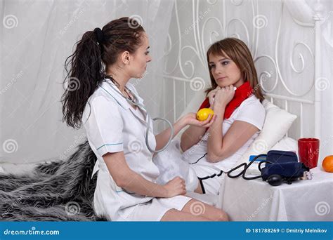 Female Doctor And Patient Stock Image Image Of Diagnosis 181788269
