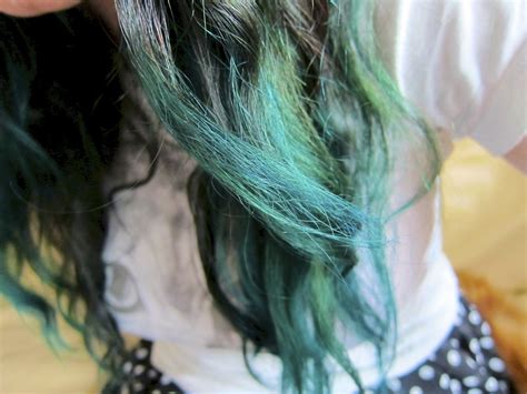 Get Savvy A Guide On How To Dip Dye Pre Dyed Dark Hair Thats So Yesterday