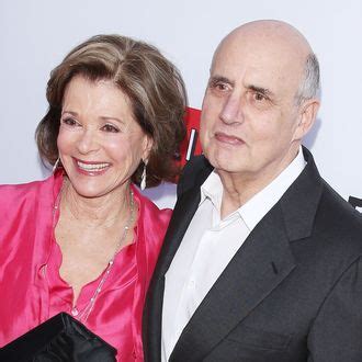 Последние твиты от jessica walters (@jessicalwalters). Male Co-Stars Defend Jeffrey Tambor to Teary Jessica Walter