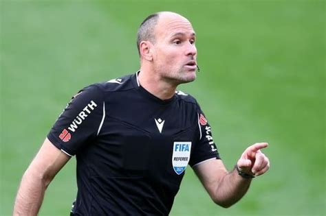 Uefa đã dời trận chung kết champions league 2020/21 từ istanbul sang một địa điểm mới. XÁC ĐỊNH DANH TÍNH TRỌNG TÀI BẮT TRẬN CHUNG KẾT CHAMPIONS ...