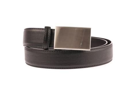 How To Put On A Belt Buckle The Right Way Badichi Belts